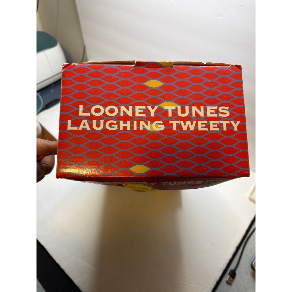 Vintage 1998 Warner Bros Studio Laughing Tweety Bird Plush Looney Tunes Box - Picture 7 of 9